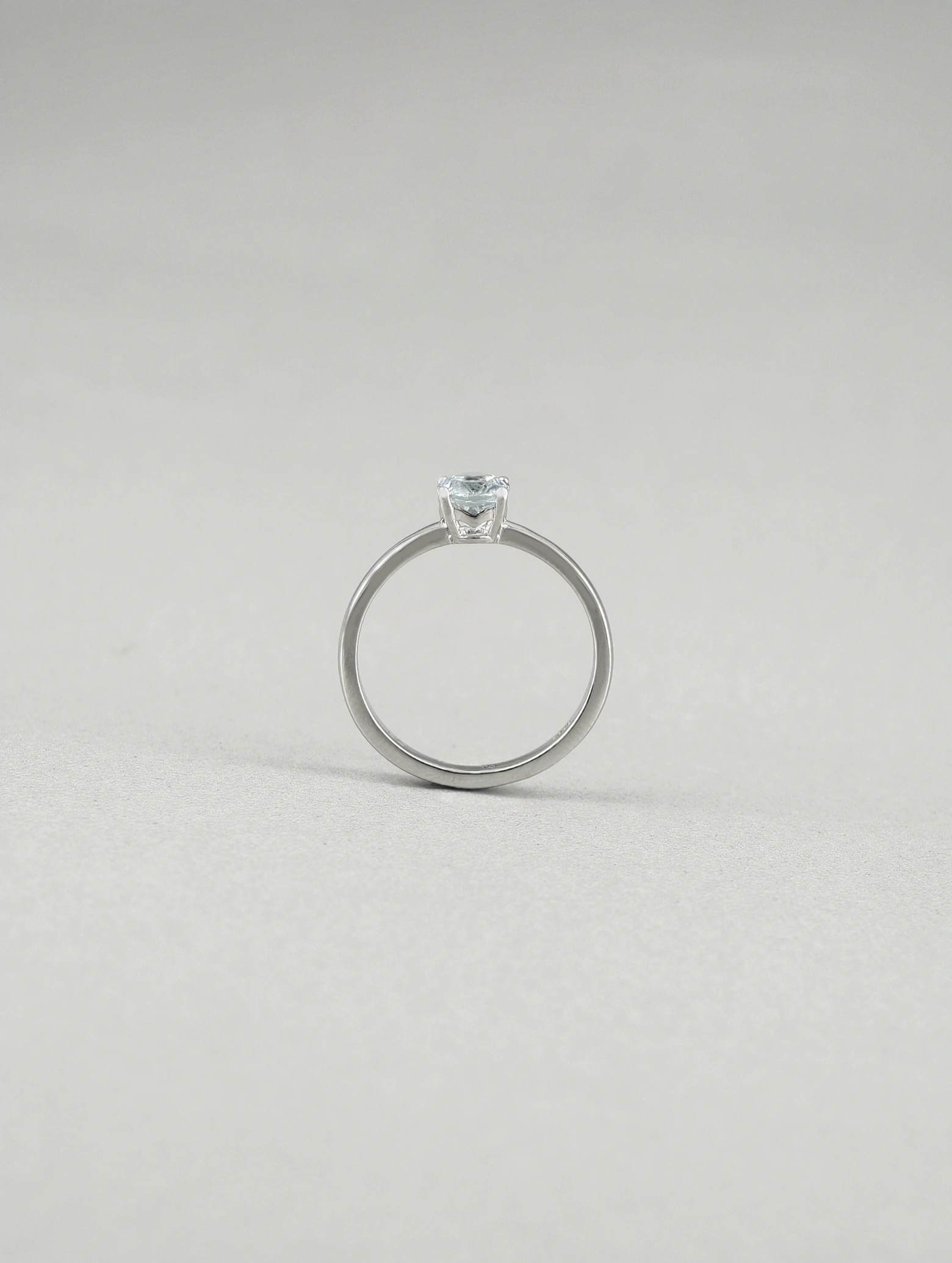 Natürlicher Aquamarin Runder 5 mm Solitär 4-Krappen Ring S925