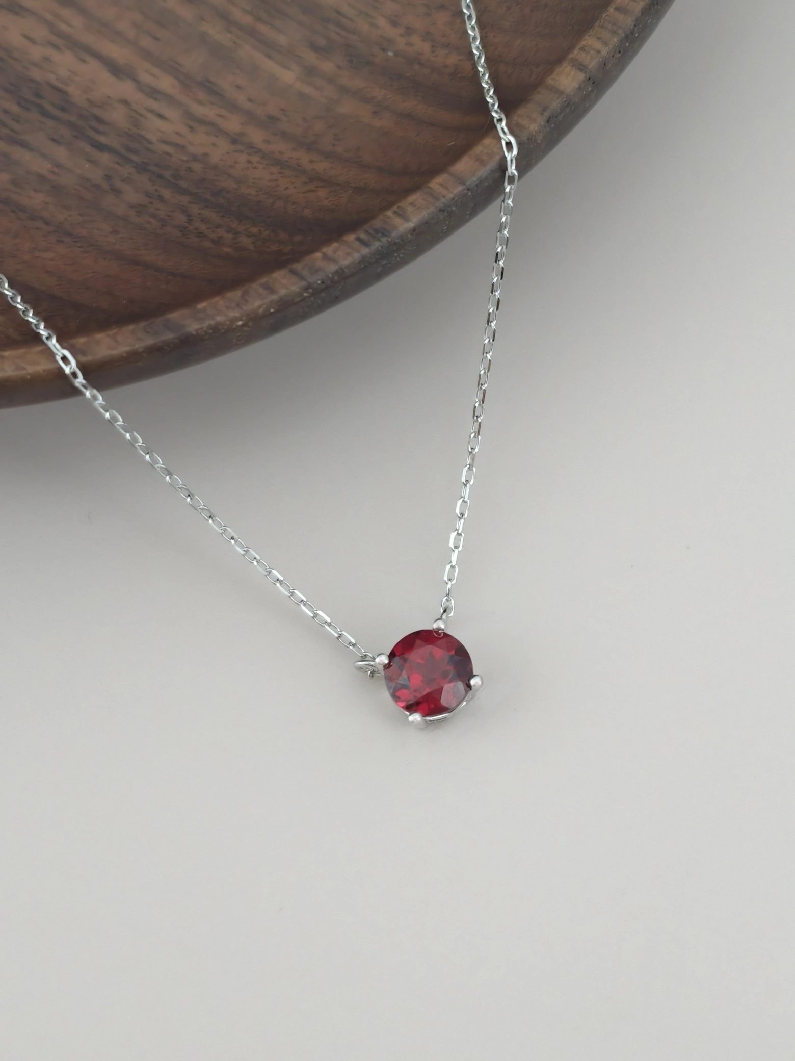 Natural Pyrope Garnet 4-Prong Solitaire Pendant Necklace S925