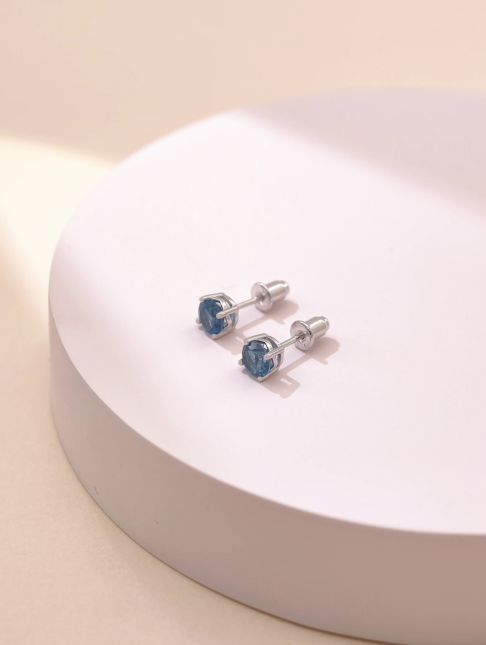 Pendientes Solitario Topacio Azul Londres Natural 4 Garras Plata 925