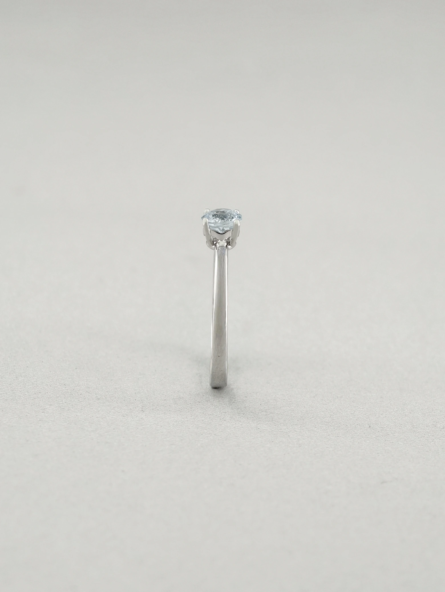 Natürlicher Aquamarin Runder 5 mm Solitär 4-Krappen Ring S925
