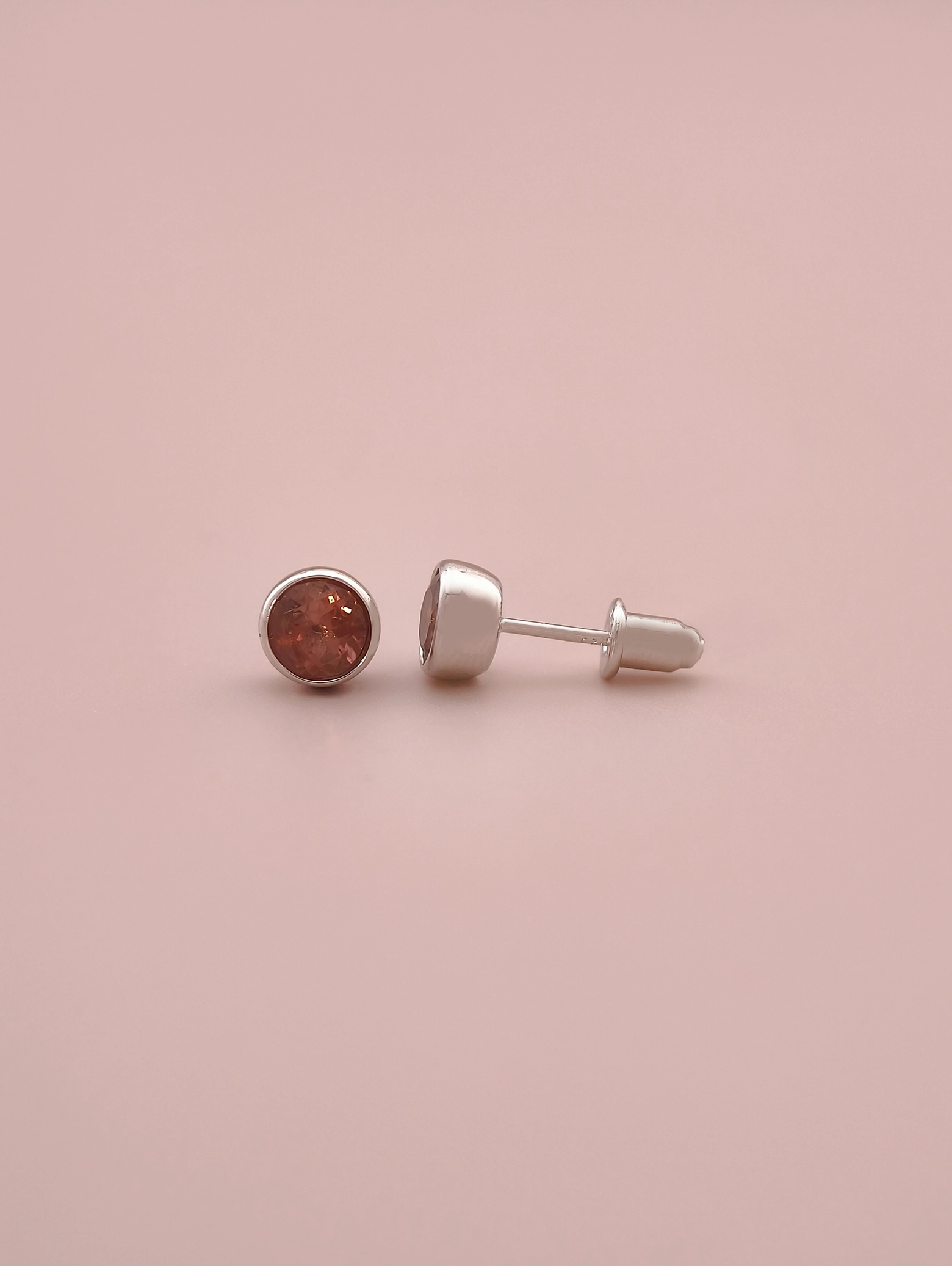 Puces d'Oreilles Solitaires Tourmaline Rose Naturelle Serties Clos Argent 925