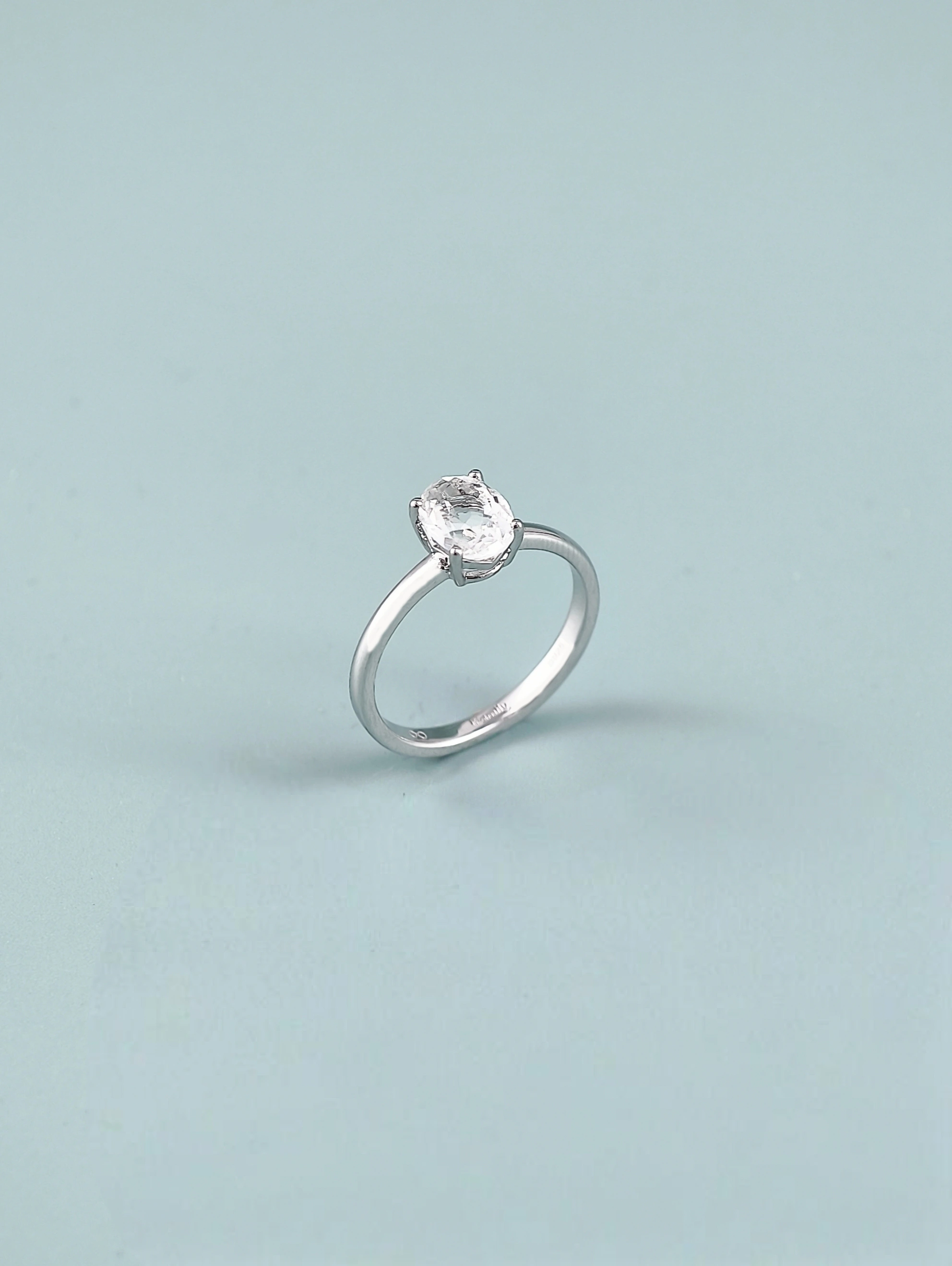 Anillo Solitario Cuarzo Transparente Natural Ovalada 6 x 8 mm 4 Garras Plata 925
