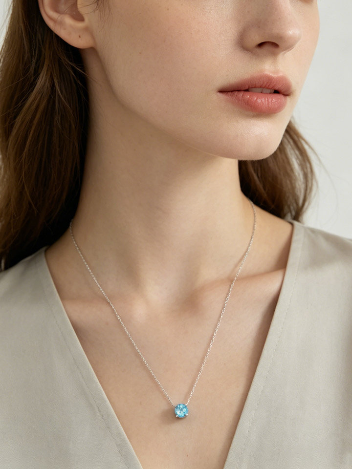 Collier Pendentif Solitaire Topaze Bleue Naturelle 4 Griffes Argent 925