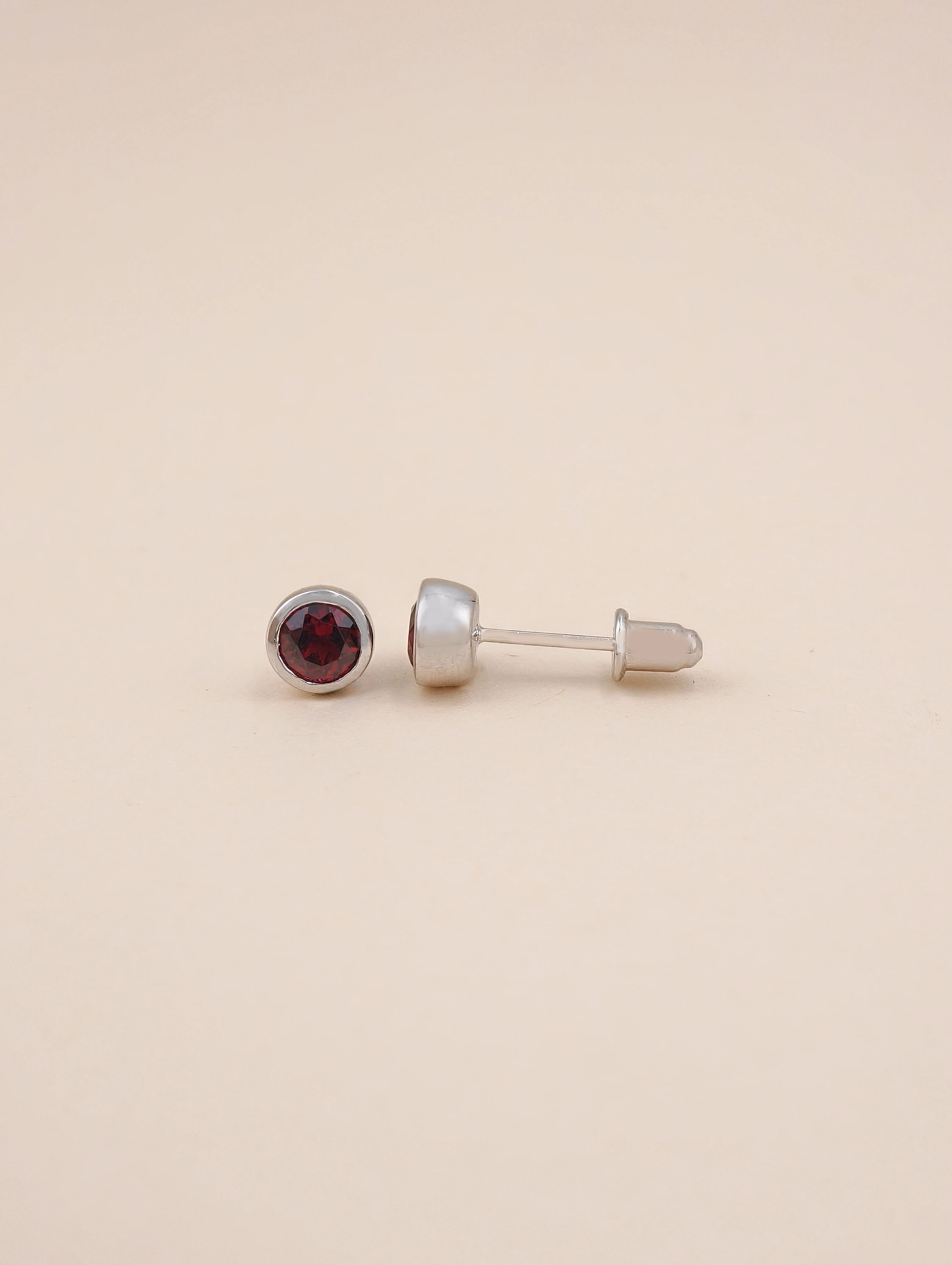 Pendientes Solitario Granate Natural Engaste Bisel Plata 925
