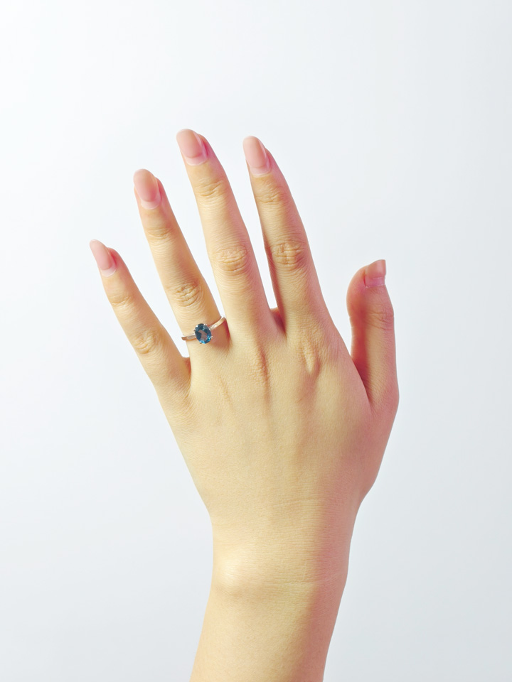 Anillo Solitario Topacio Azul Londres Natural Ovalada 6 x 8 mm 4 Garras Plata 925