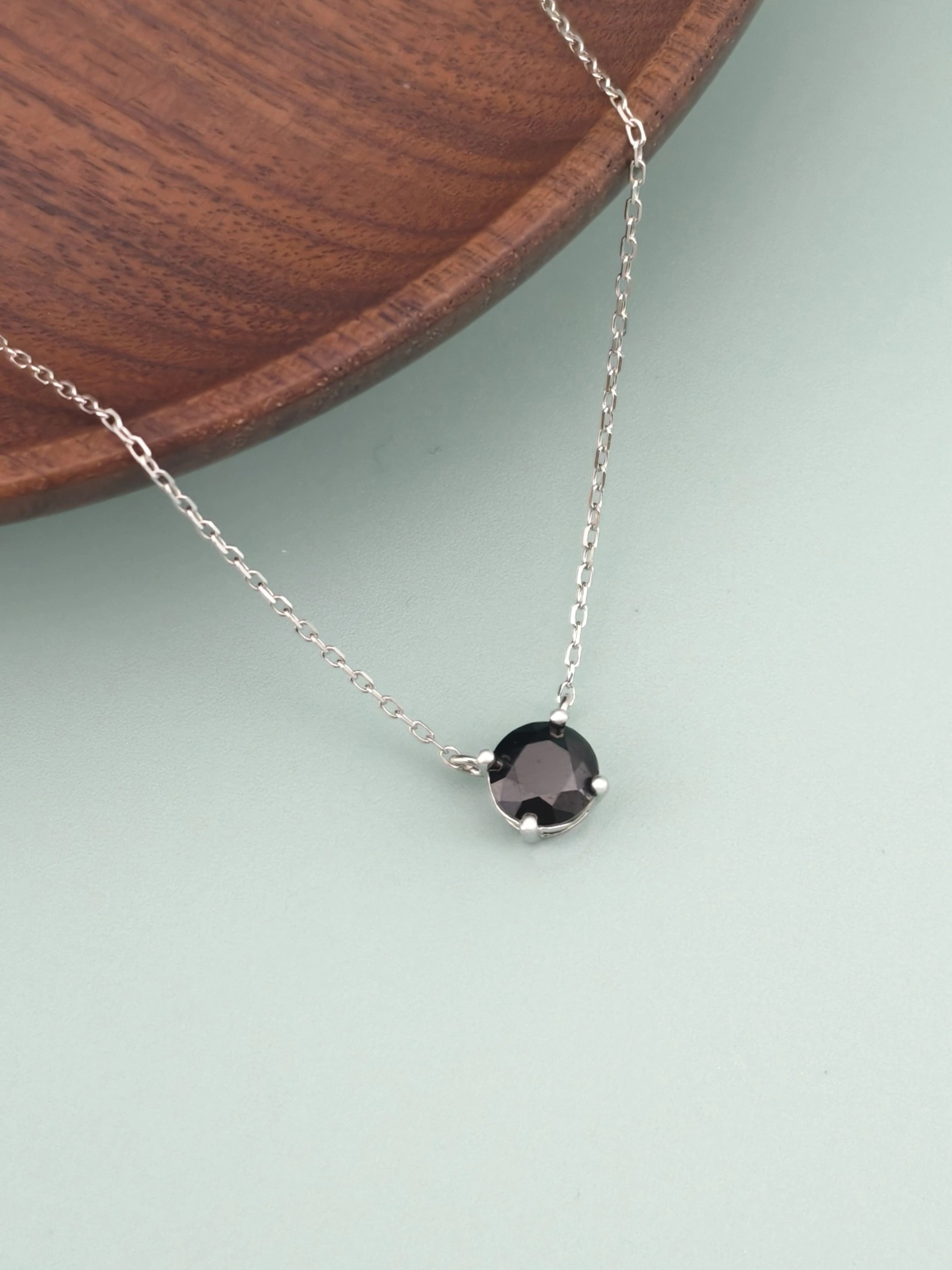 Collier Pendentif Solitaire Spinelle Noire Naturelle 4 Griffes Argent 925