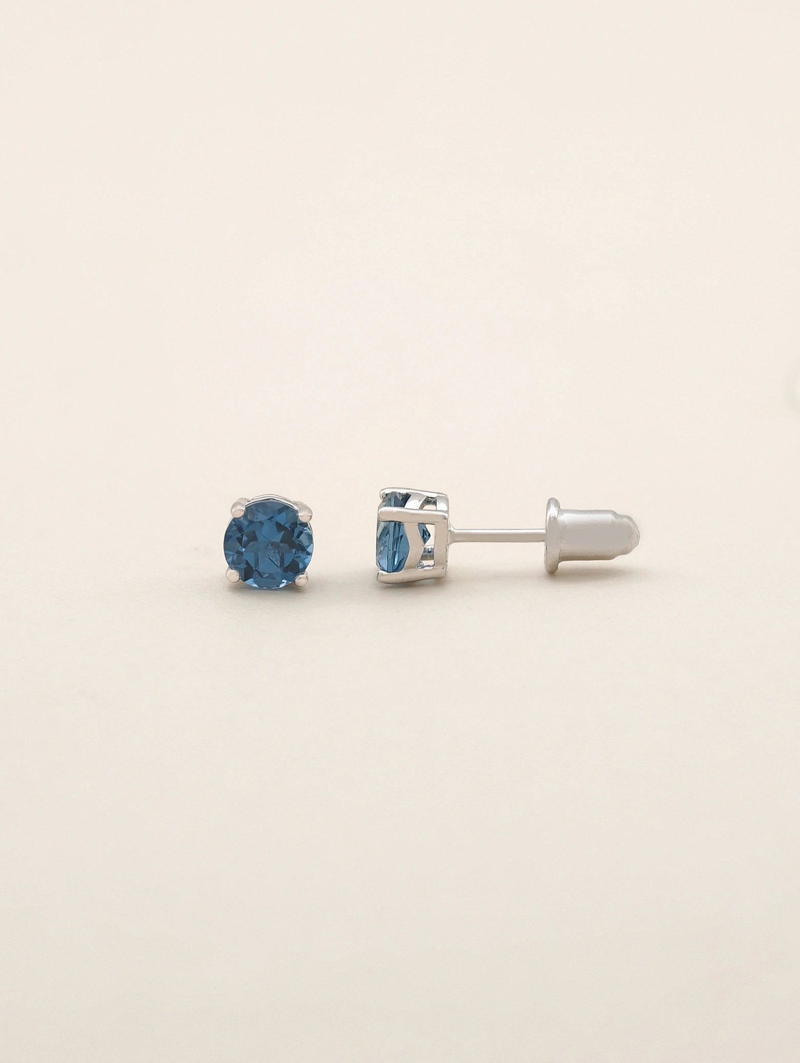 Pendientes Solitario Topacio Azul Londres Natural 4 Garras Plata 925