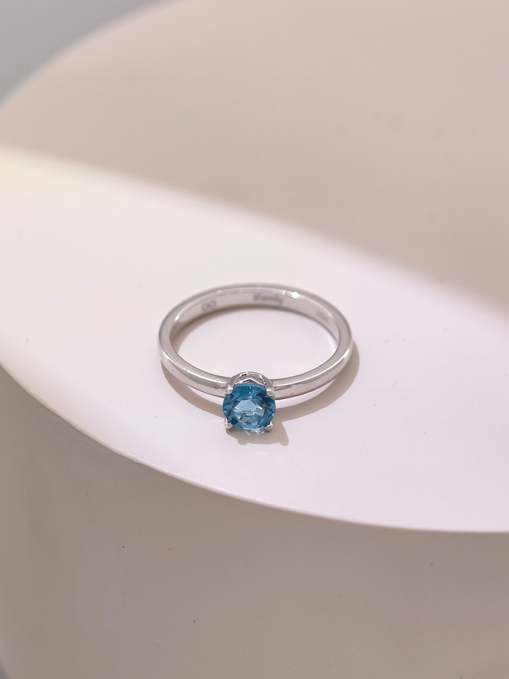 Natural Blue Topaz 5mm Round Solitaire 4-Prong Ring S925