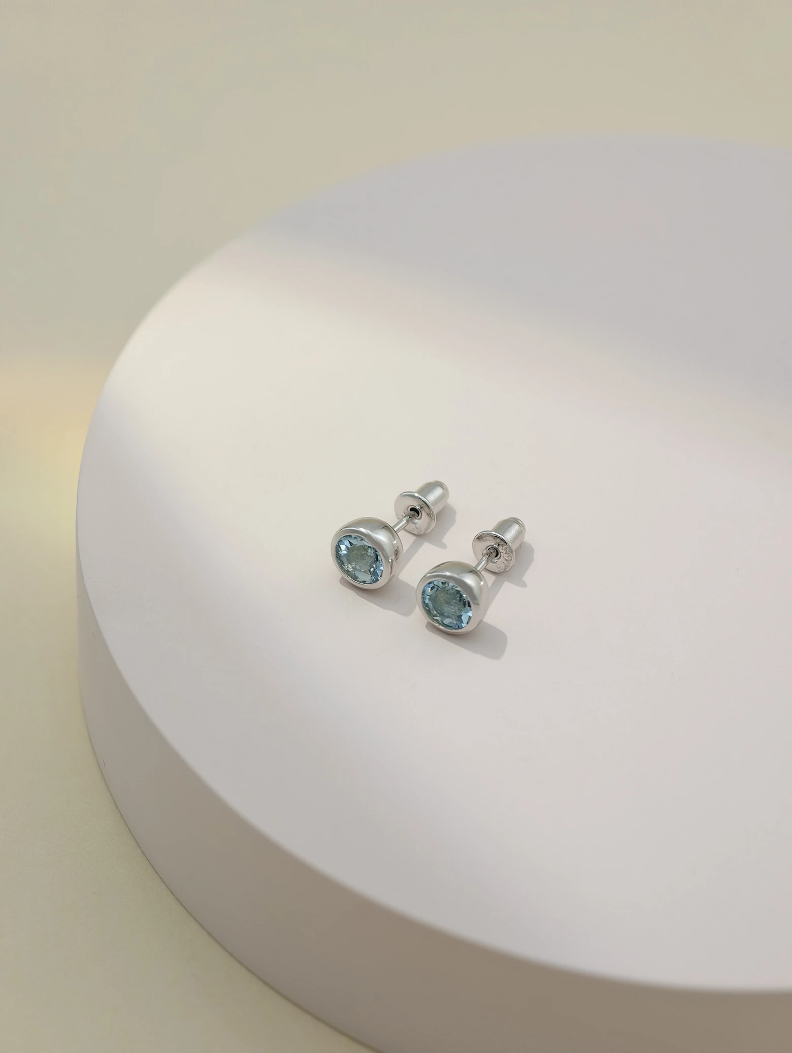 Pendientes Solitario Aguamarina Natural Engaste Bisel Plata 925