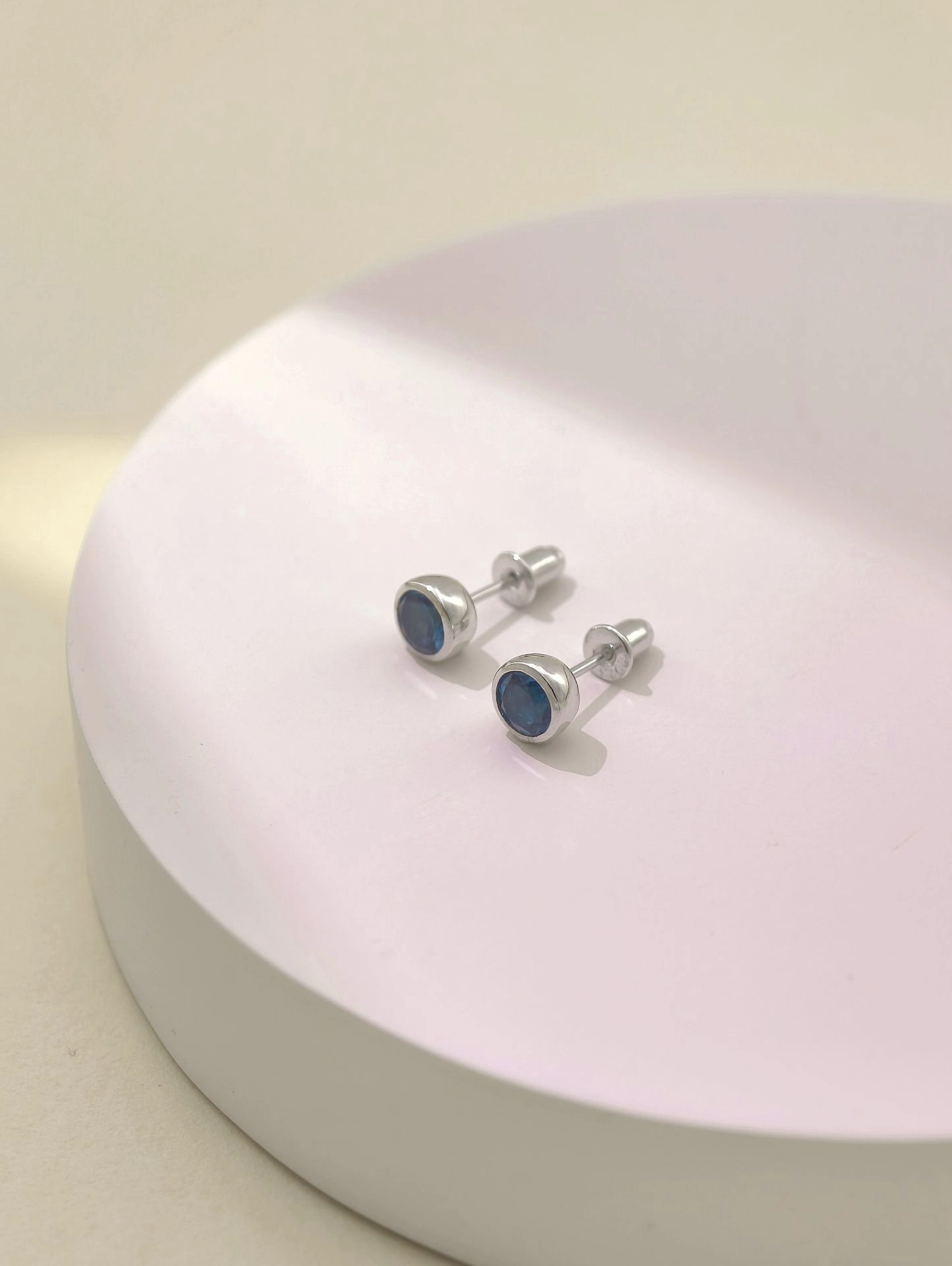 Pendientes Solitario Topacio Azul Londres Natural Engaste Bisel Plata 925