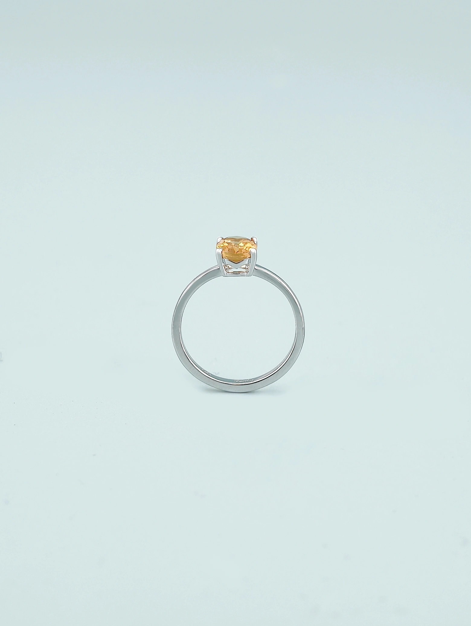Natürlicher Citrin Ovaler 6 x 8 mm Solitär 4-Krappen Ring S925