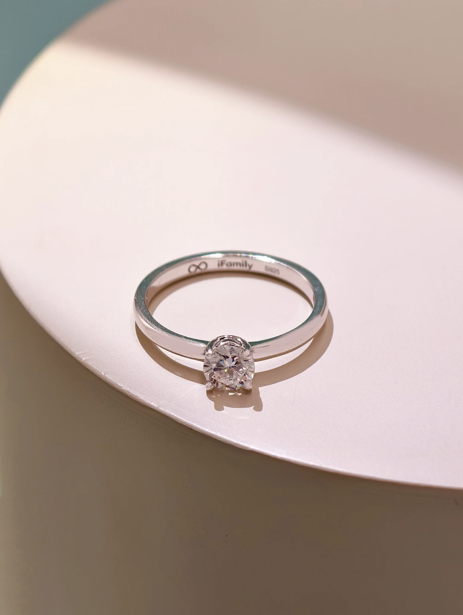 Anillo Solitario Moissanita Redonda 5 mm 4 Garras Plata 925