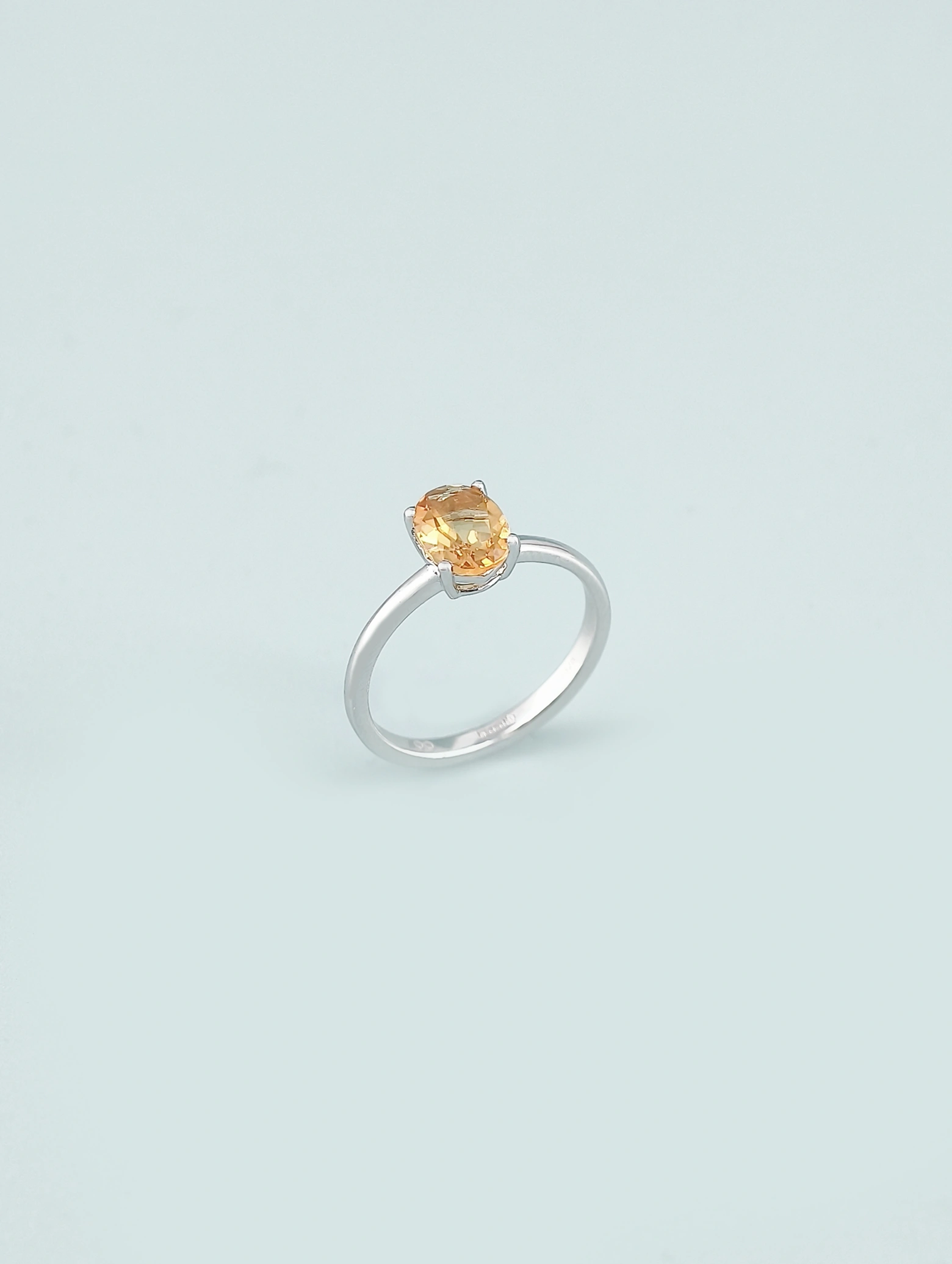 Natürlicher Citrin Ovaler 6 x 8 mm Solitär 4-Krappen Ring S925
