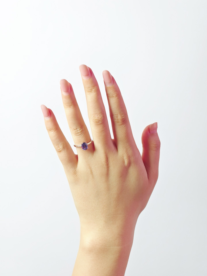 Natürlicher Amethyst Ovaler 6 x 8 mm Solitär 4-Krappen Ring S925