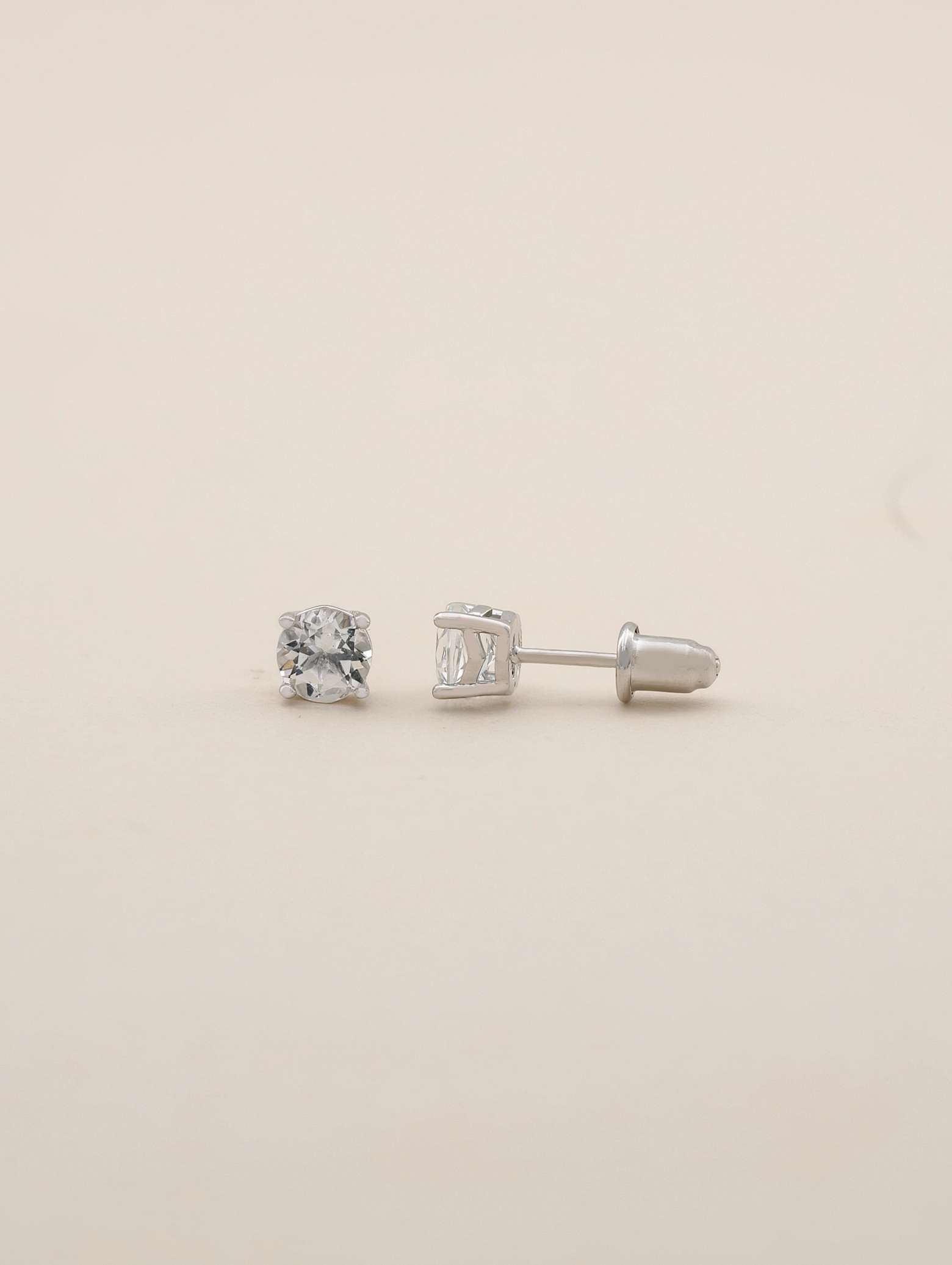 Puces d'Oreilles Solitaires Topaze Blanche Naturelle 4 Griffes Argent 925