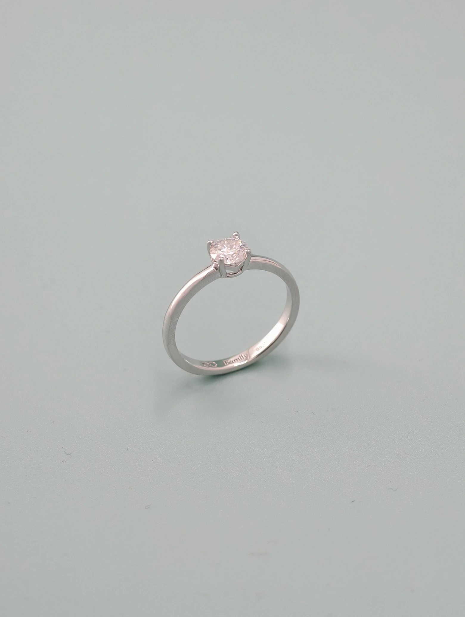 Anillo Solitario Moissanita Redonda 5 mm 4 Garras Plata 925