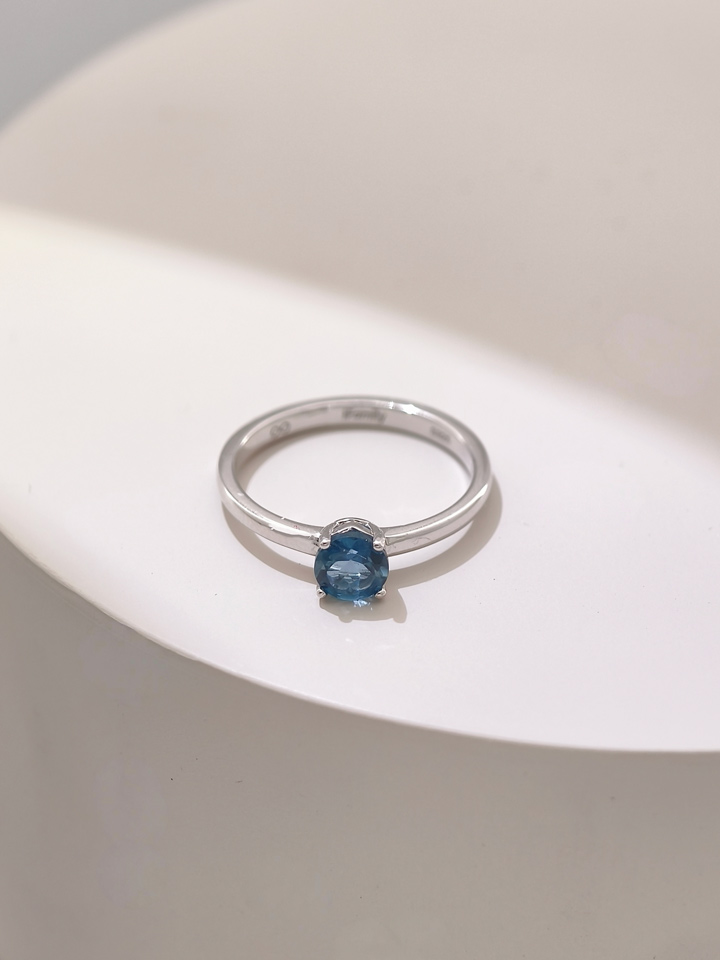 Natural London Blue Topaz 5mm Round Solitaire 4-Prong Ring S925