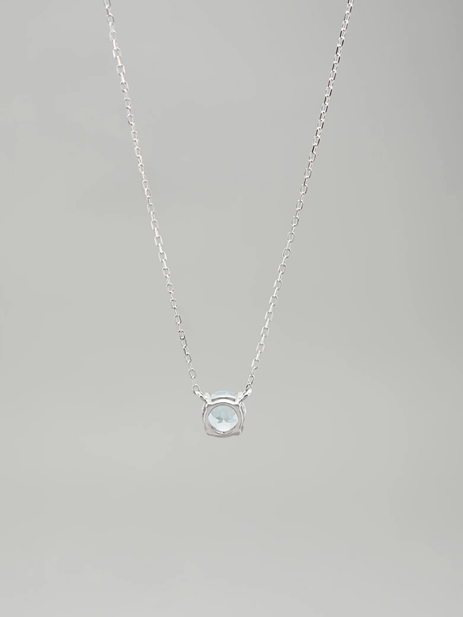 Natürlicher Aquamarin Solitär Anhänger Halskette 4 Krappen S925