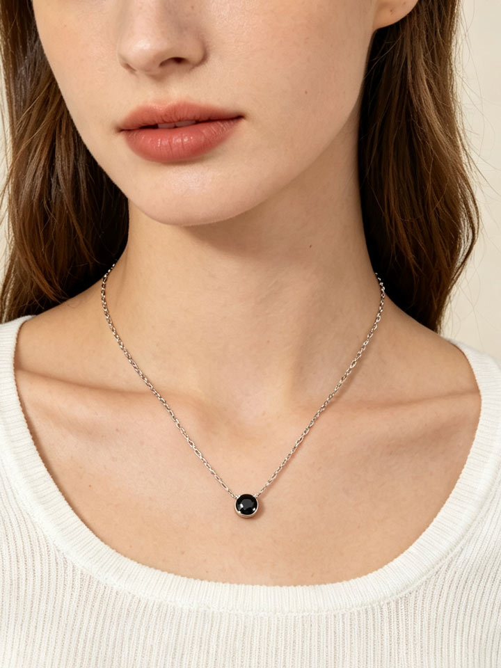 Collier Pendentif Solitaire Spinelle Noire Naturelle 4 Griffes Argent 925
