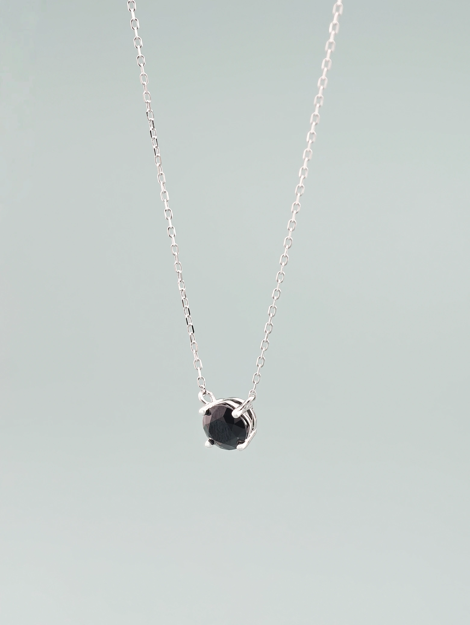 Collier Pendentif Solitaire Spinelle Noire Naturelle 4 Griffes Argent 925
