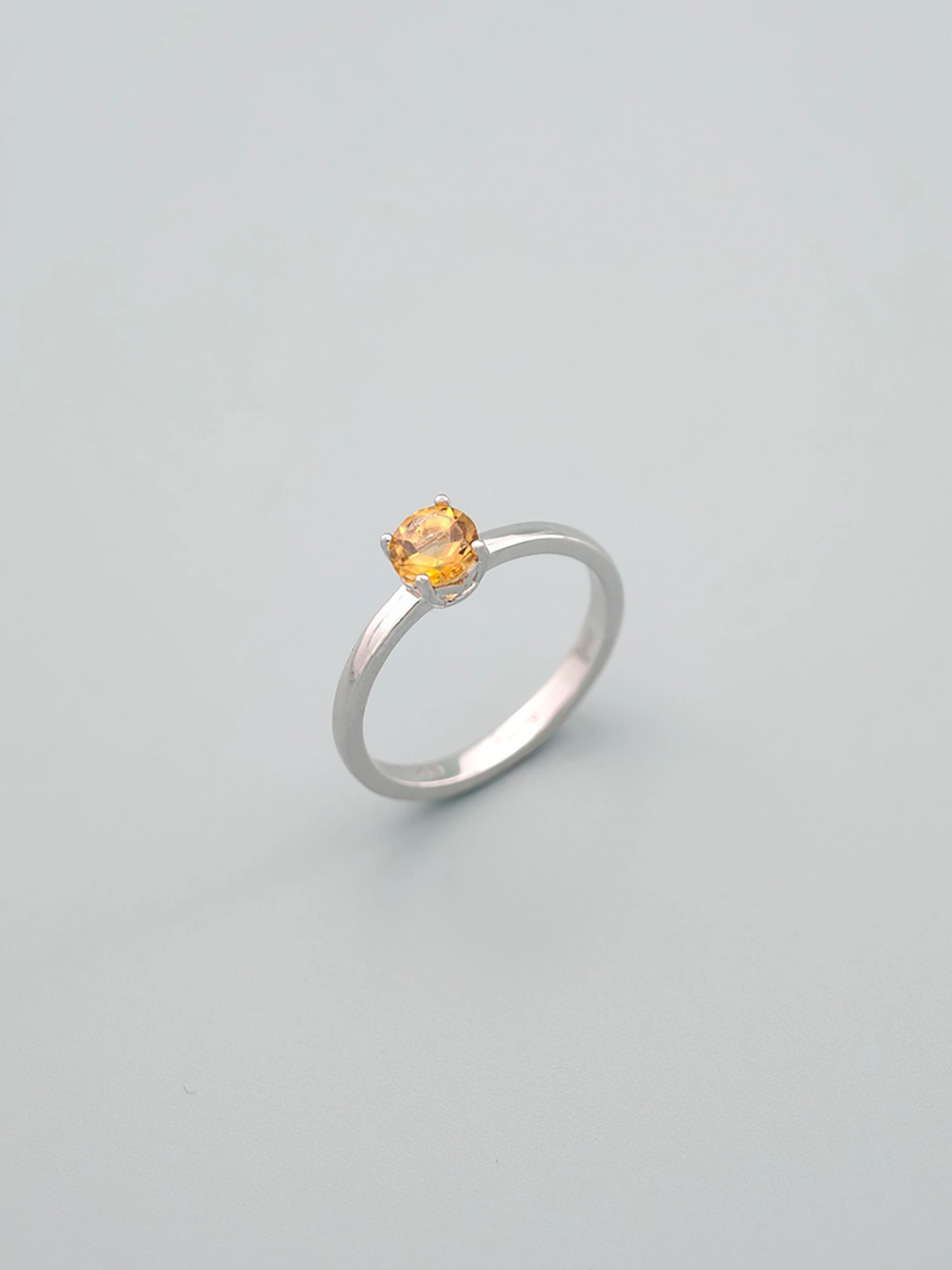 Natürlicher Citrin Runder 5 mm Solitär 4-Krappen Ring S925