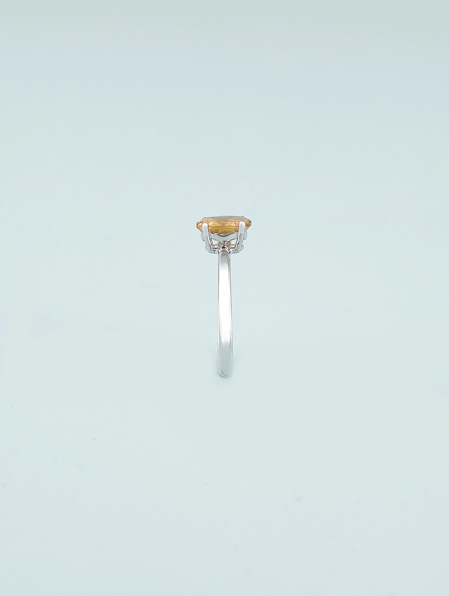 Natürlicher Citrin Ovaler 6 x 8 mm Solitär 4-Krappen Ring S925