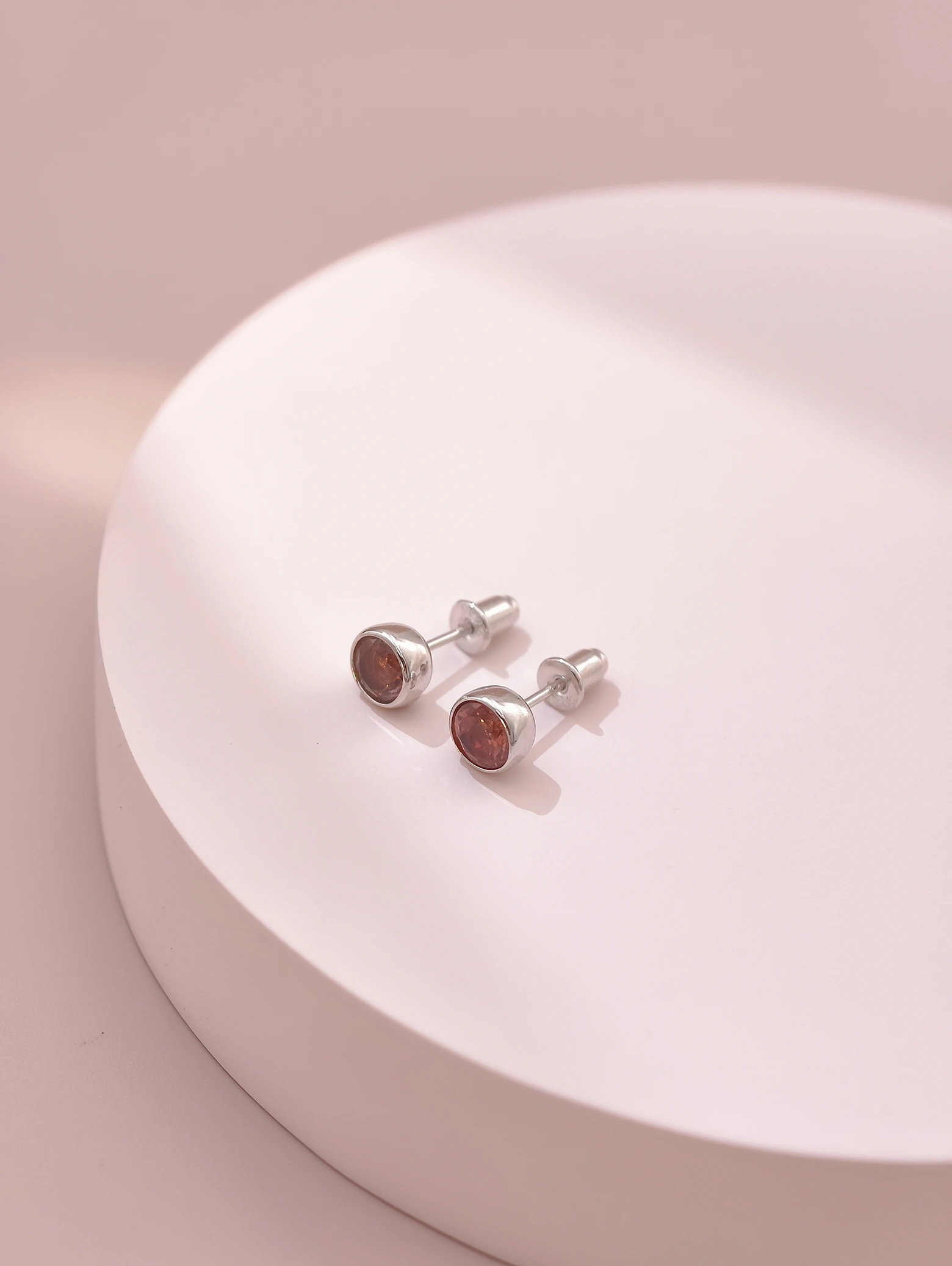 Puces d'Oreilles Solitaires Tourmaline Rose Naturelle Serties Clos Argent 925