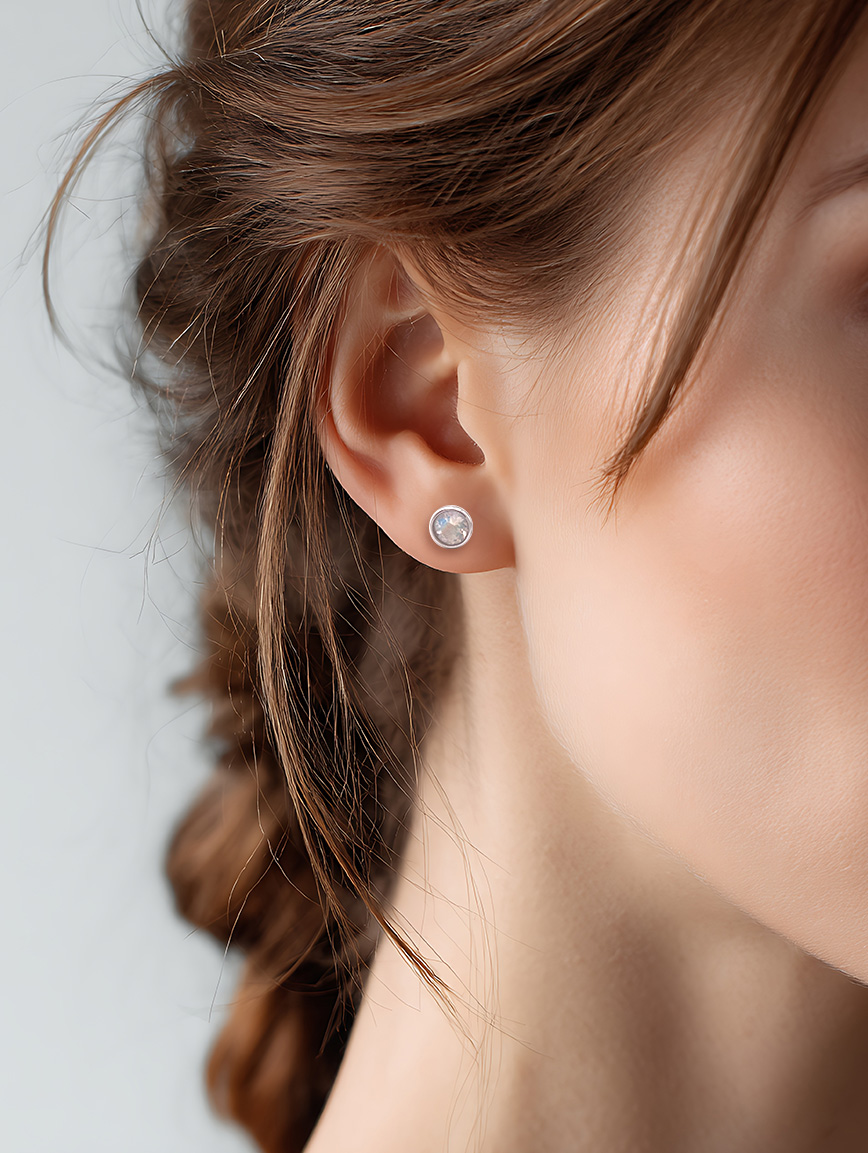 Puces d'Oreilles Solitaires Pierre de Lune Naturelle Serties Clos Argent 925